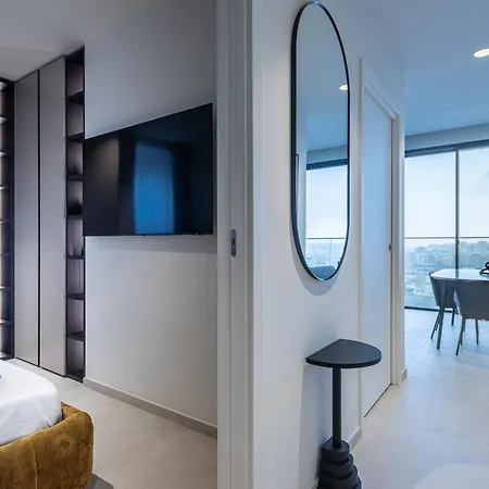 14th Floor Mercury Apartman *